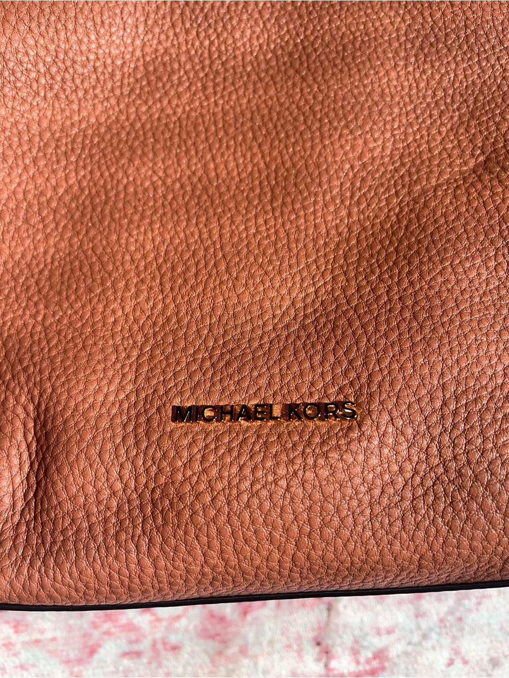 MICHAEL KORS Pebble Leather Triple Compartment RAVEN Shoulder Bag Gold Hardware - Picture 6 of 14